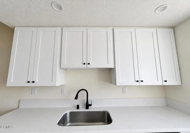 Photo 3 of Townhouse for sale at 5156 Columbus Pl, Oxnard, CA 93033 | MLS# V1-39078 | Listing updated on 2026-10-13