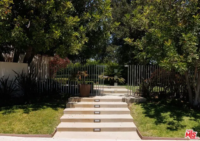 Photo 3 of Single family home for sale at 880 Canterbury Rd, San Marino, CA 91108 | MLS# 26996487 | Listing updated on 2026-10-11
