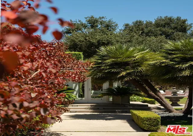Photo 3 of Single family home for sale at 880 Canterbury Rd, San Marino, CA 91108 | MLS# 26996487 | Listing updated on 2026-10-11
