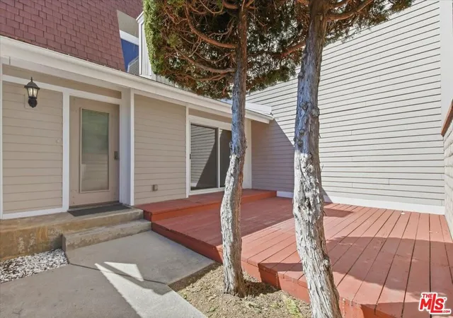 Photo 2 of Condo for sale at 13065 Mindanao Way #8, Marina Del Rey, CA 90292 | MLS# 26995981 | Listing updated on 2026-10-10