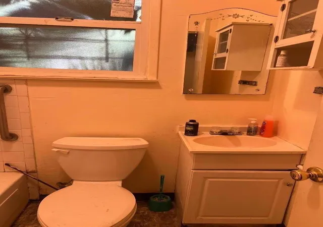 Photo 4 of House for sale at 1630 Filbert St, Oakland, CA 94607 | MLS# ML82063520 | Listing updated on 2026-10-04