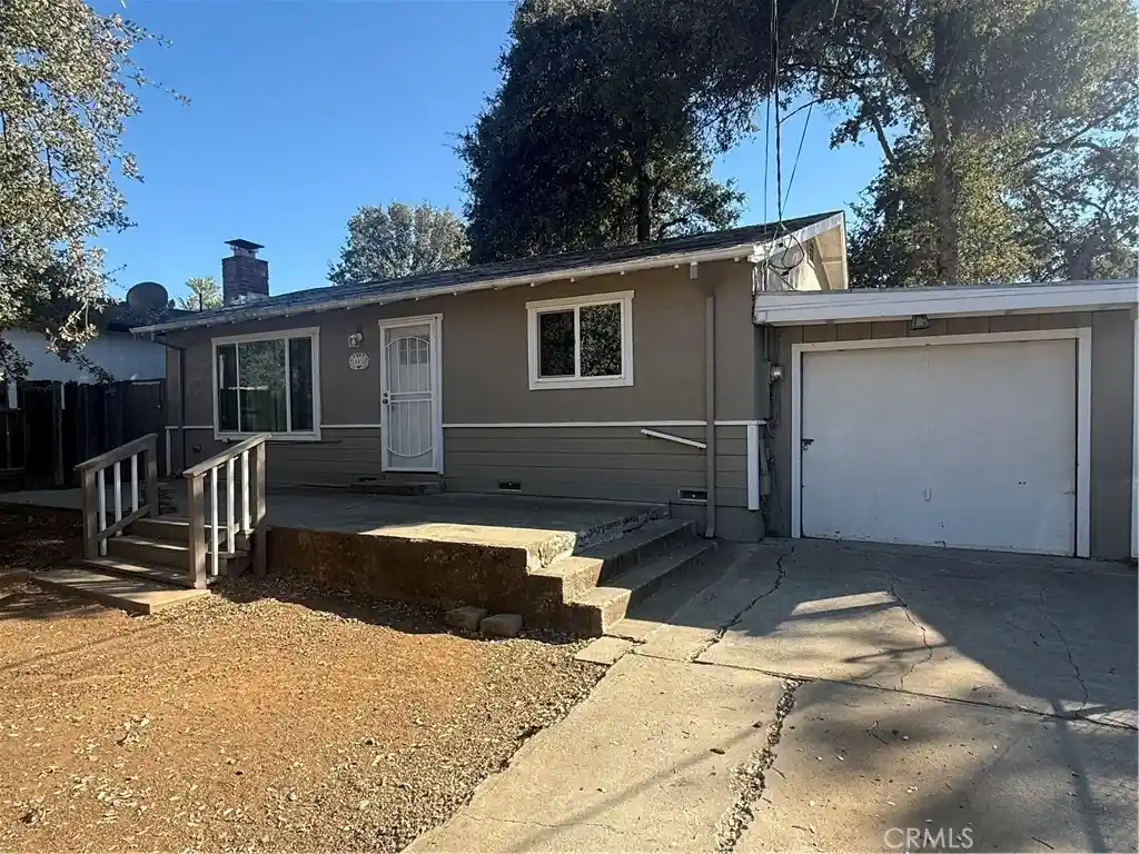 Single family home for sale at 16085 19th, Clearlake, CA 95422 | MLS# LC26215832