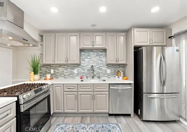 Photo 2 of Condo for sale at 13656 Red Hl, Tustin, CA 92780 | MLS# IG26215585 | Listing updated on 2026-10-10