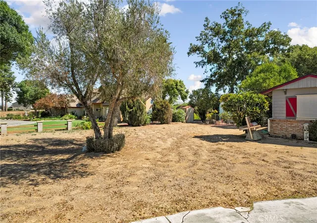 Photo 4 of Single family home for sale at 8170 Grapewin, Eastvale, CA 92880 | MLS# CV26215393 | Listing updated on 2026-10-06