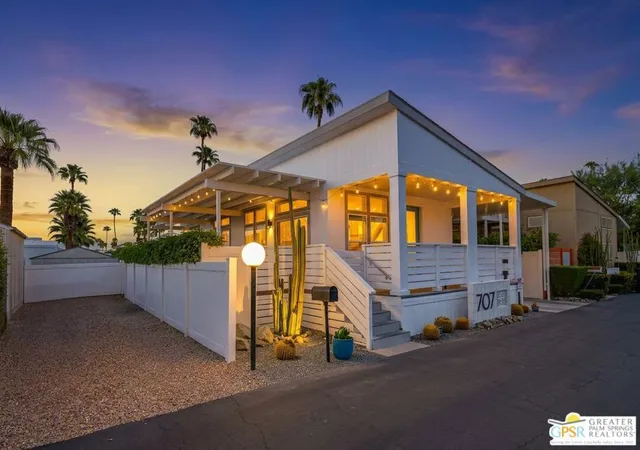 Manufactured home for sale at 707 N Maui Ln, Palm Springs, CA 92264 | MLS# 26995371PS