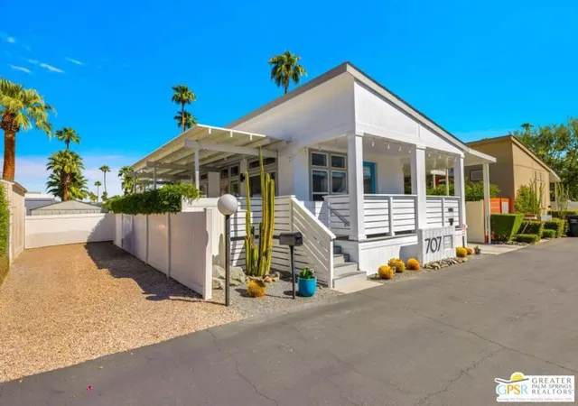 Photo 2 of Manufactured home for sale at 707 N Maui Ln, Palm Springs, CA 92264 | MLS# 26995371PS | Listing updated on 2026-10-11