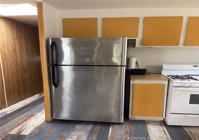 Photo 3 of Manufactured home for sale at 11250 Playa #108, Culver City, CA 90230 | MLS# DW26215932 | Listing updated on 2026-10-10
