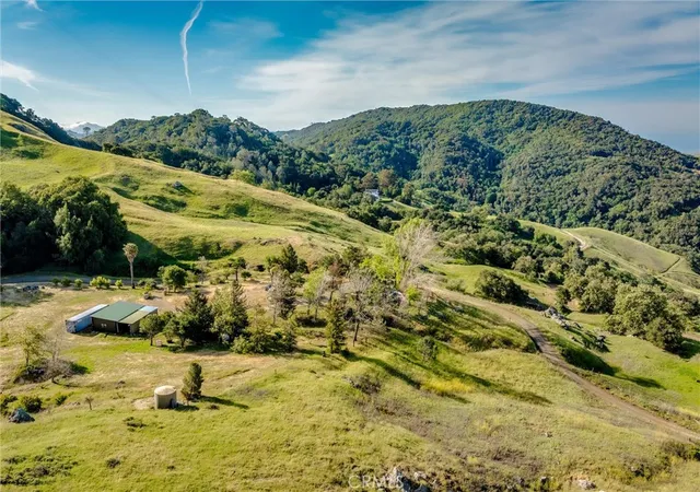 Photo 4 of Single family home for sale at 3510 Cypress Mountain, Templeton, CA 93465 | MLS# SC26215949 | Listing updated on 2026-10-05