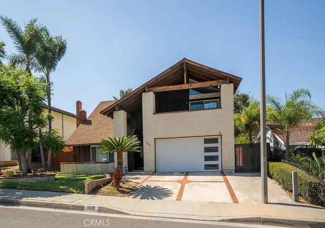 Photo 2 of Single family home for sale at 1029 Twin Cyn, Diamond Bar, CA 91765 | MLS# CV26215943 | Listing updated on 2026-10-05
