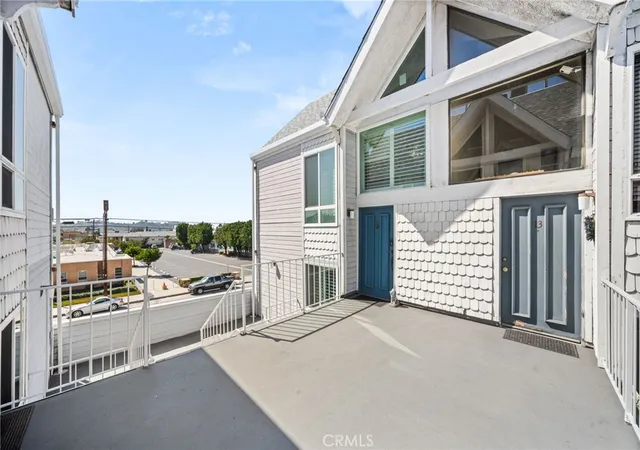 Photo 1 of Condo for sale at 1121 E Wilson #12, Glendale, CA 91206 | MLS# CV26215024 | Listing updated on 2026-10-06