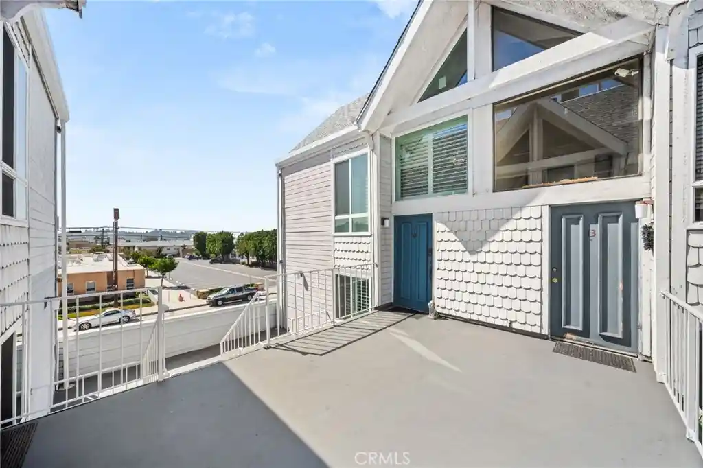 Condo for sale at 1121 E Wilson #12, Glendale, CA 91206 | MLS# CV26215024