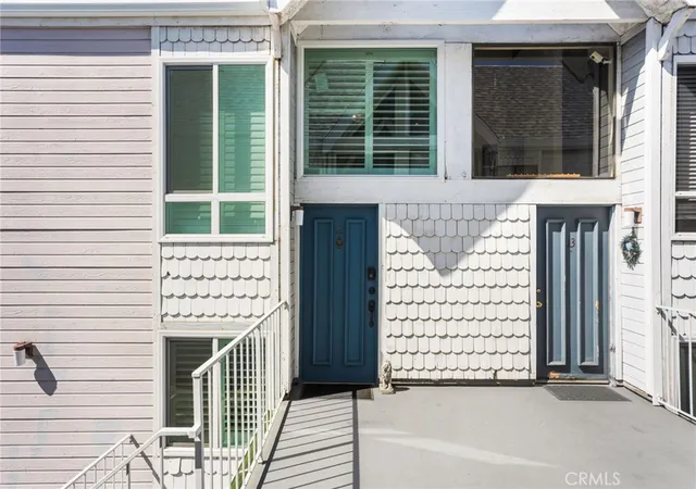 Photo 2 of Condo for sale at 1121 E Wilson #12, Glendale, CA 91206 | MLS# CV26215024 | Listing updated on 2026-10-06