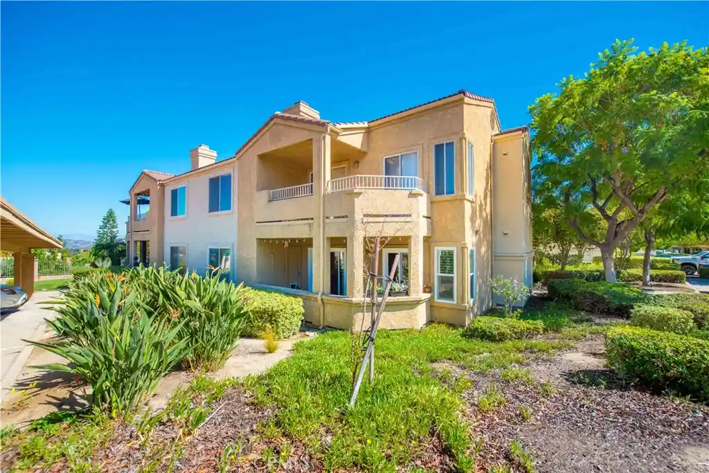 Listing Photo 1 - Condo for sale in 2375 Del Mar Wy located at 2375 Del Mar Wy, Corona, CA 92882 - Unit #101