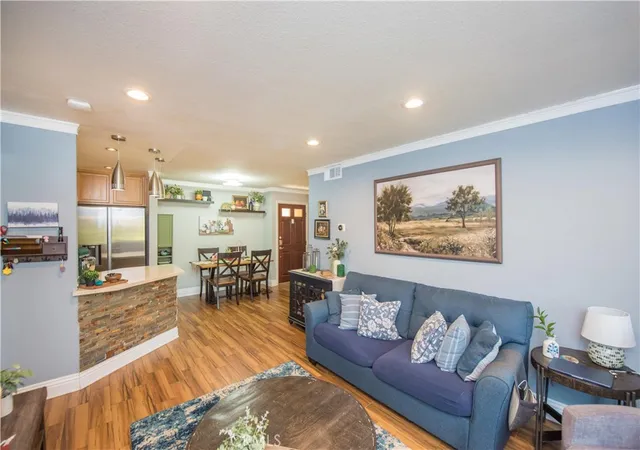 Listing Photo 3 - Condo for sale in building located at 2375 Del Mar Wy, Corona, CA 92882 - Unit #101
