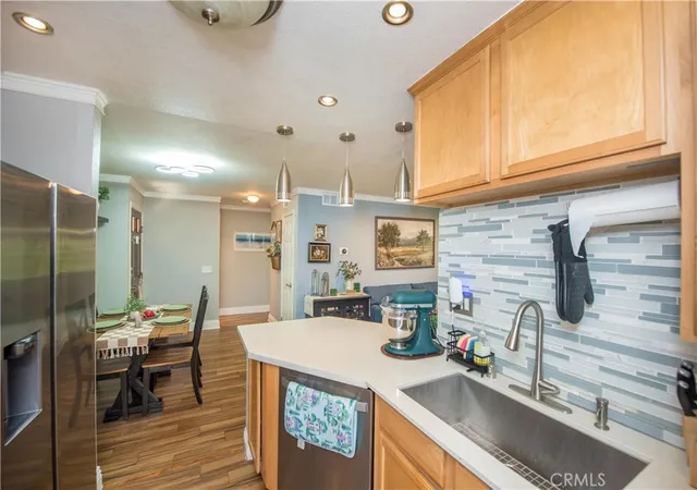 Listing Photo 5 - Condo for sale in building located at 2375 Del Mar Wy, Corona, CA 92882 - Unit #101