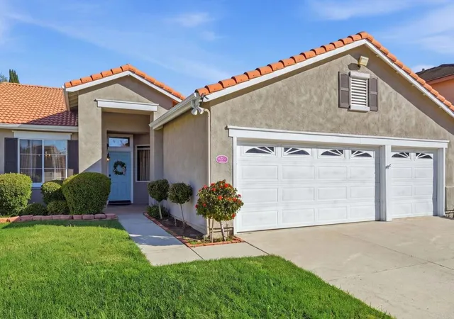 Photo 3 of Sale Pending at 33012 Regina Dr, Temecula, CA 92592 | MLS# NDP2609257 | Listing updated on 2026-10-12