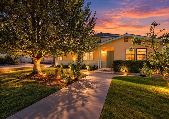 Single family home for sale at 165 W Ave L, Calimesa, CA 92320 | MLS# PT26216044