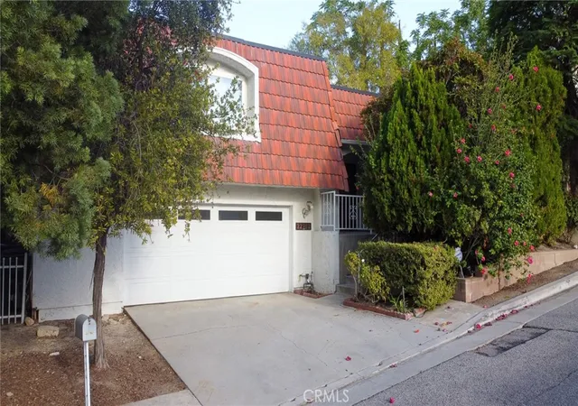 Photo 1 of Single family home for sale at 22762 Ave San Luis, Woodland Hills, CA 91364 | MLS# GD26214795 | Listing updated on 2026-10-05