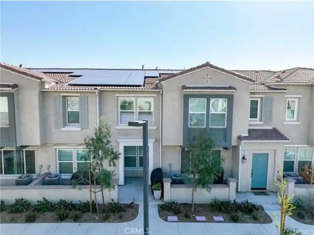 Townhouse for sale at 7155 Citrus #303, Fontana, CA 92336 | MLS# PT26216058