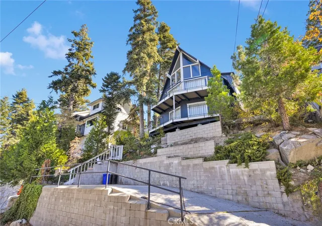 Photo 2 of Single family home for sale at 28919 Palisades, Lake Arrowhead, CA 92352 | MLS# CV26216111 | Listing updated on 2026-10-10
