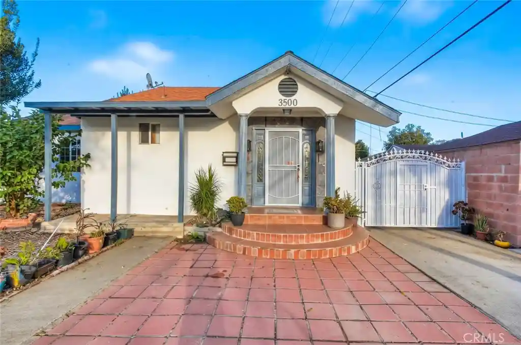 Single family home for sale at 3500 Easy Ave, Long Beach, CA 90810 | MLS# PW26216197