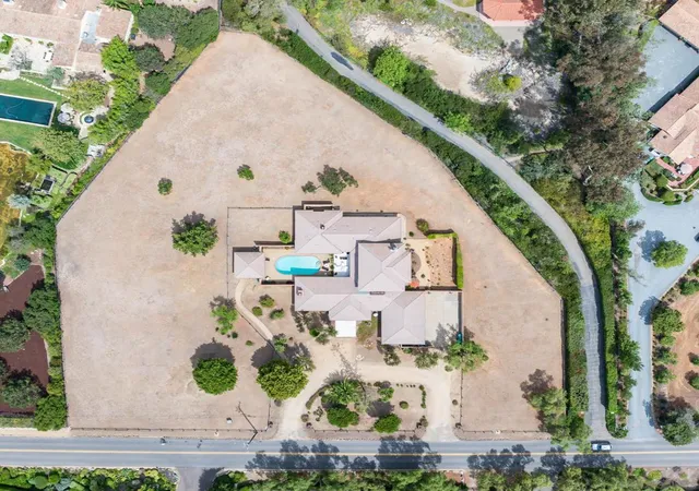 Photo 2 of Single family home for sale at 6358 Lago Lindo, Rancho Santa Fe, CA 92067 | MLS# 260024164SD | Listing updated on 2026-10-06