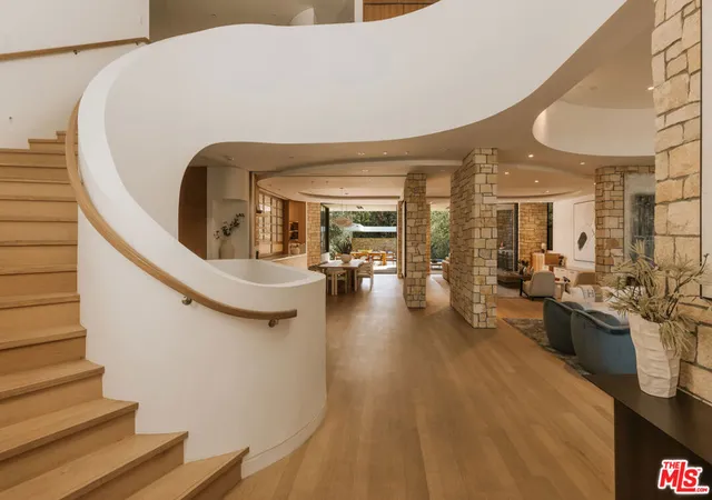 Photo 2 of Mansion for sale at 709 Walden Dr, Beverly Hills, CA 90210 | MLS# 26950487 | Listing updated on 2026-10-05