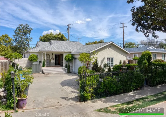 Photo 2 of Single family home for sale at 2005 West 11th, Santa Ana, CA 92703 | MLS# OC26216298 | Listing updated on 2026-10-06
