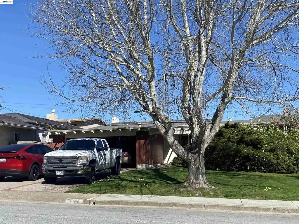 Photo 1 of Sale Pending at 1140 Helen Dr, Millbrae, CA 94030 | MLS# 41150287 | Listing updated on 2026-10-21