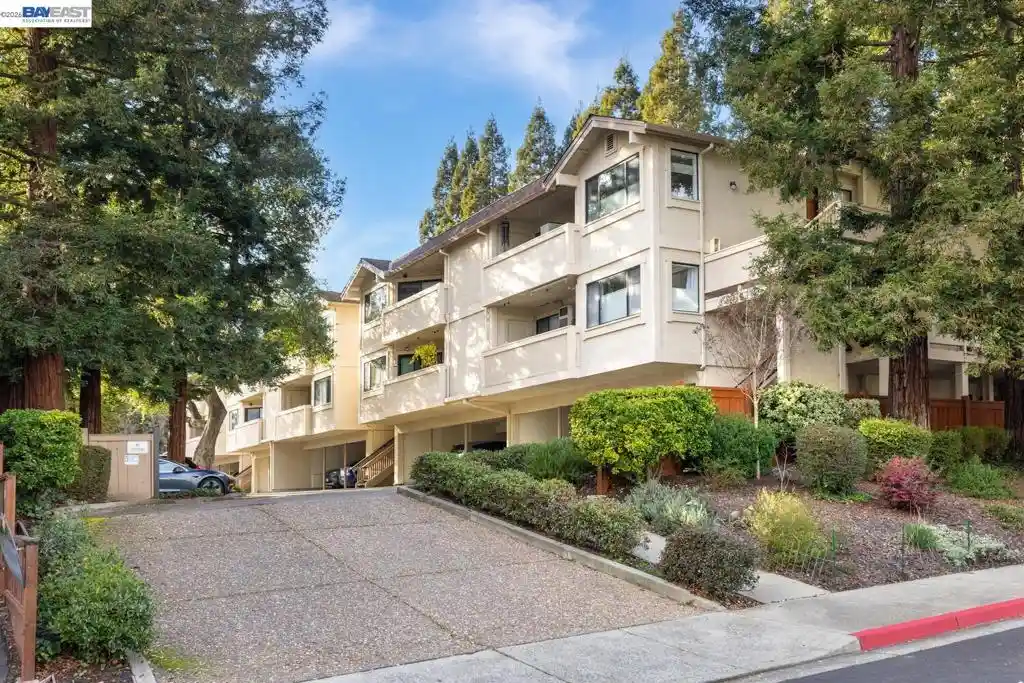 Listing Photo 1 - Condo for sale in 2513 Lucy Ln located at 2513 Lucy Ln, Walnut Creek, CA 94595 - Unit 2513 Lucy Ln