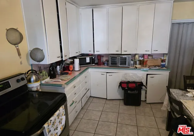 Photo 3 of Single family home for sale at 2470 Pasadena Ave, Long Beach, CA 90806 | MLS# 26996383 | Listing updated on 2026-10-10