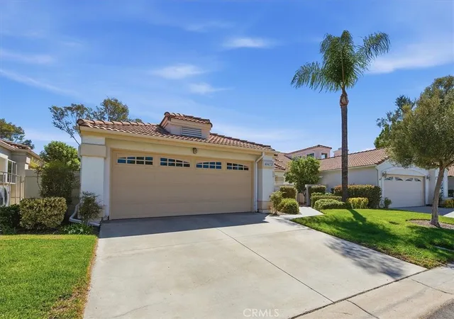 Photo 3 of Single family home for sale at 40472 Via Amapola, Murrieta, CA 92562 | MLS# SW26214428 | Listing updated on 2026-10-07