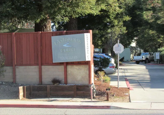 Listing Photo 2 - Condo for sale in building located at 1725 Eastbrook Ct, Santa Cruz, CA 95062