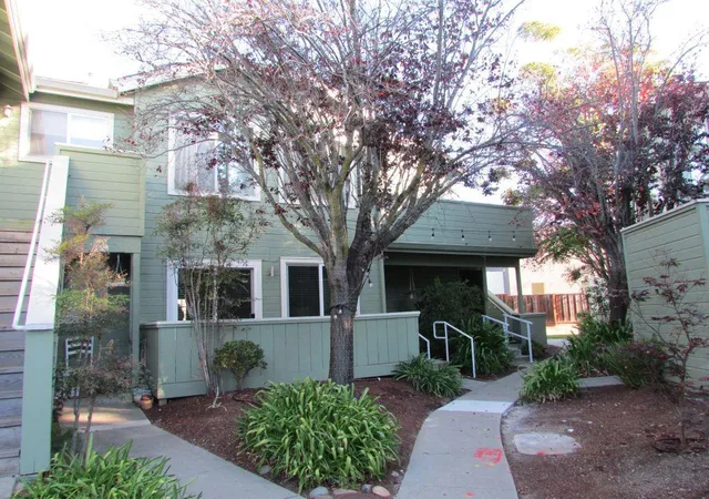 Listing Photo 4 - Condo for sale in building located at 1725 Eastbrook Ct, Santa Cruz, CA 95062
