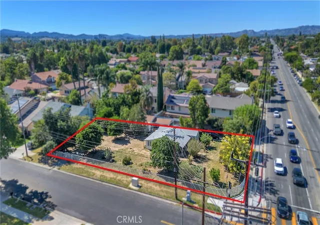 Photo 2 of Sale Pending at 19504 Saticoy, Reseda, CA 91335 | MLS# SR26215036 | Listing updated on 2026-10-11