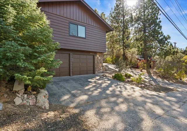 Photo 2 of Single family home for sale at 41073 Pennsylvania Ave, Big Bear Lake, CA 92315 | MLS# 219153792DA | Listing updated on 2026-10-08