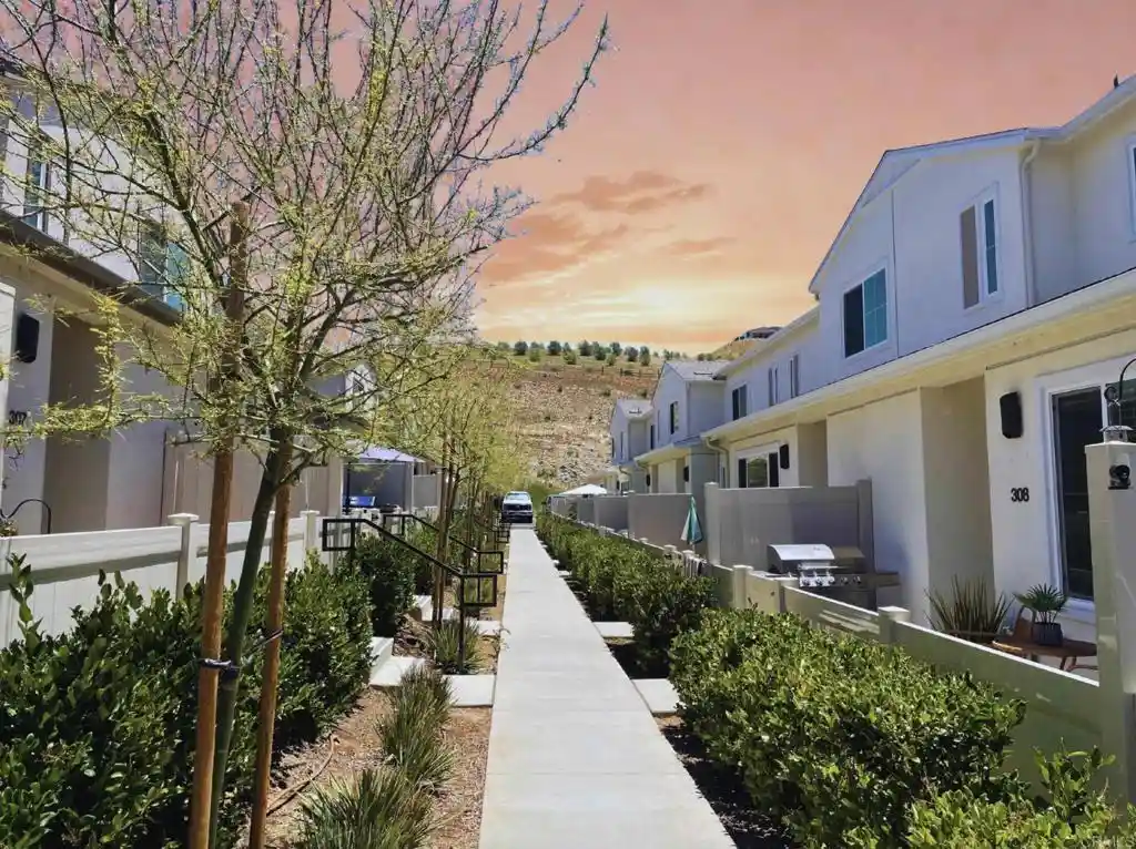 Townhouse for sale at 308 Seedling Way, Fallbrook, CA 92028 | MLS# NDP2609269
