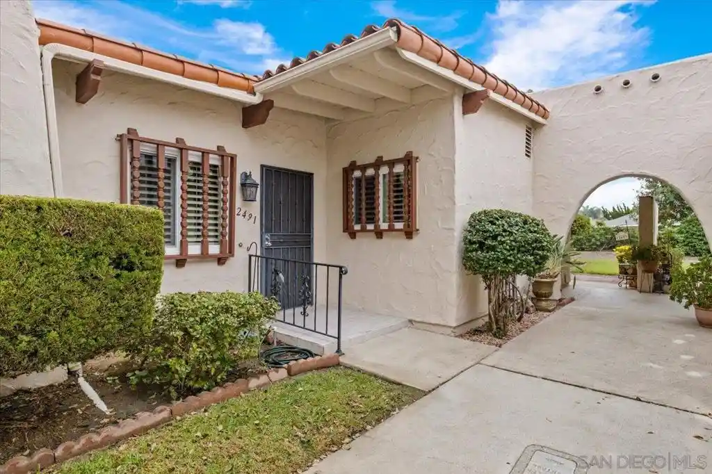 Listing Photo 1 - Condo for sale in 12491 Rios located at 12491 Rios, San Diego, CA 92128 - Unit 12491 Rios