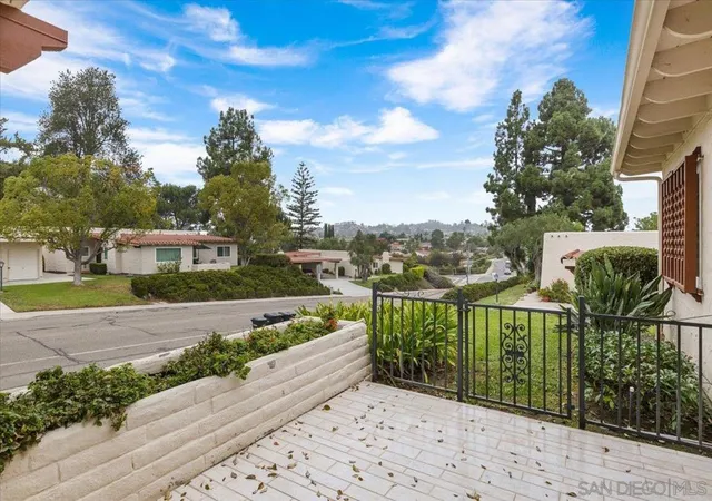 Listing Photo 4 - Condo for sale in building located at 12491 Rios, San Diego, CA 92128