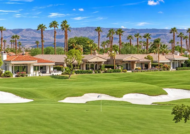 Listing Photo 2 - Condo for sale in building located at 424 White Horse Trl, Palm Desert, CA 92211
