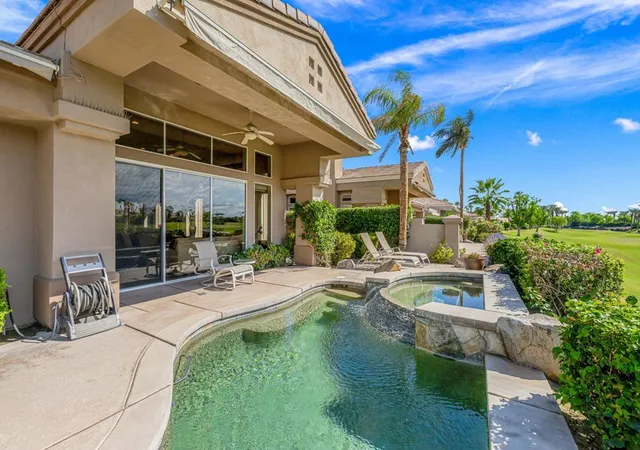 Listing Photo 4 - Condo for sale in building located at 424 White Horse Trl, Palm Desert, CA 92211
