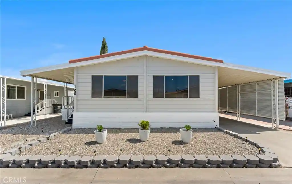 Photo 1 of Manufactured home for sale at 5001 W Florida #106, Hemet, CA 92545 | MLS# SW26216406 | Listing updated on 2026-10-17