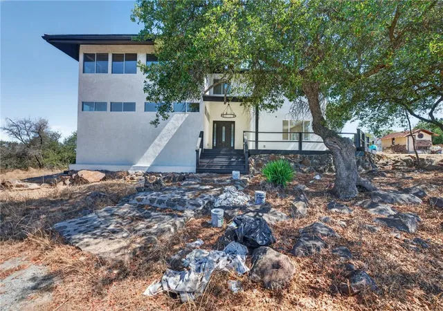 Photo 2 of Single family home for sale at 43500 Camino De Las Brisas, Murrieta, CA 92562 | MLS# SW26215558 | Listing updated on 2026-10-12