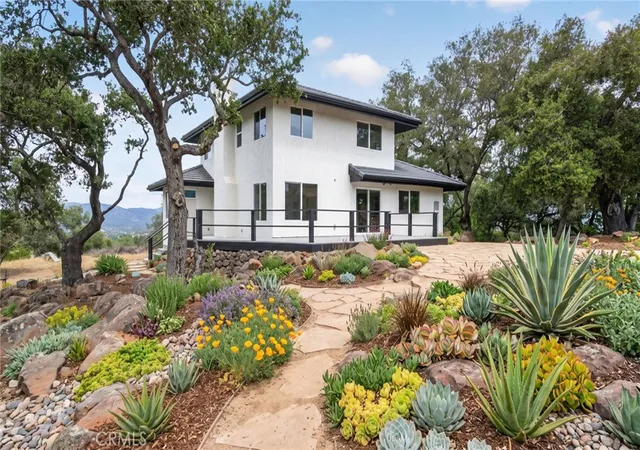Photo 3 of Single family home for sale at 43500 Camino De Las Brisas, Murrieta, CA 92562 | MLS# SW26215558 | Listing updated on 2026-10-12