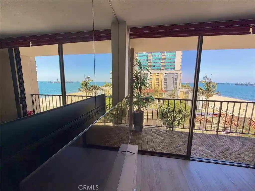 Listing Photo 1 - Condo for sale in 1750 E Ocean located at 1750 E Ocean, Long Beach, CA 90802 - Unit #404