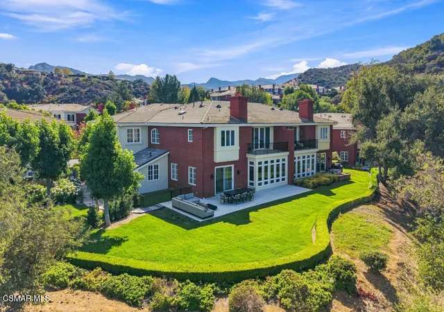 Photo 1 of Townhouse for sale at 2342 Heatherbank Ct, Thousand Oaks, CA 91361 | MLS# 226004733 | Listing updated on 2026-10-05