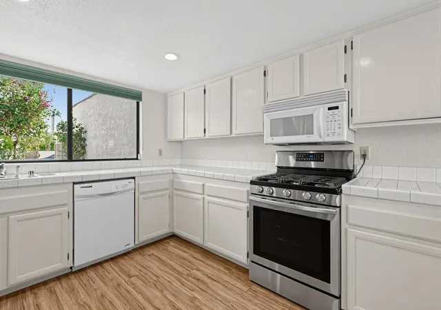 Listing Photo 1 - Condo for sale in building located at 177 Winterhaven Cir, Palm Desert, CA 92260 - Unit #