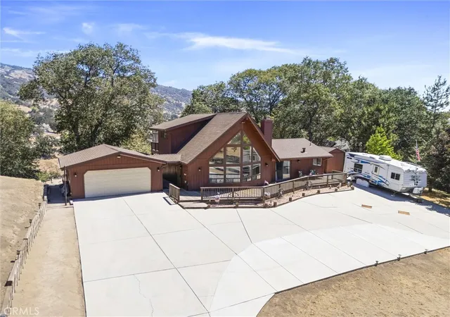 Photo 1 of Single family home for sale at 30341 Pinedale, Tehachapi, CA 93561 | MLS# SR26216515 | Listing updated on 2026-10-13