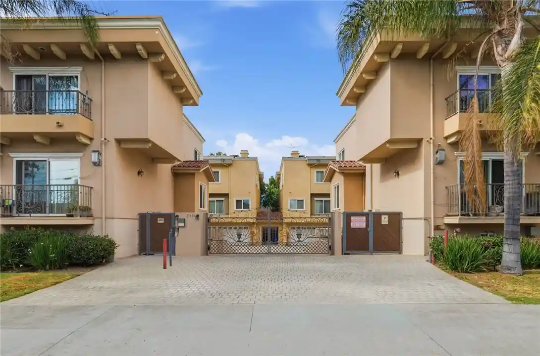Condo for sale at 13629 Wyandotte #118, Van Nuys, CA 91405 | MLS# SR26216502