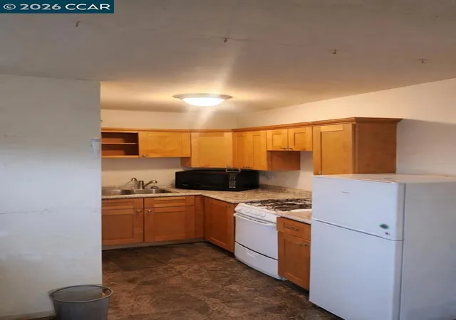 Photo 2 of Sale Pending at 2079 Church St, Oakland, CA 94621 | MLS# 41150313 | Listing updated on 2026-10-07